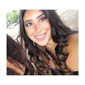 Meet your Posher, Elena